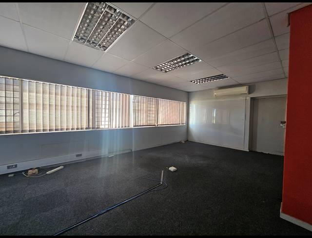 9,058M² WAREHOUSE FOR SALE IN TUNNEY